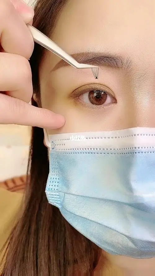 戴口罩带睫毛图片-1_看图王.web.jpg